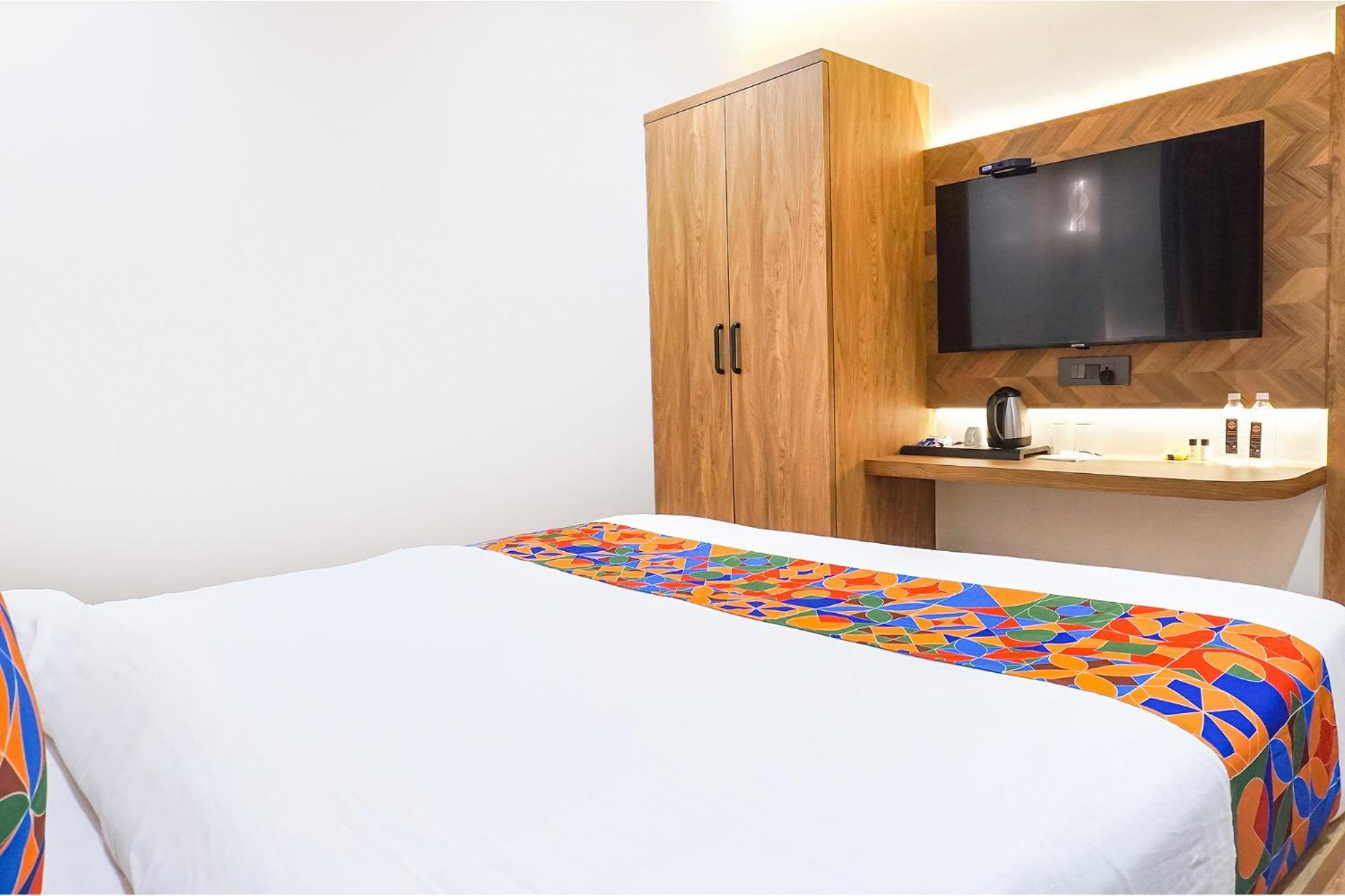 Fabhotel Prime Shourya Residency - Nr Maharshi Karve Museum Пюн Екстериор снимка