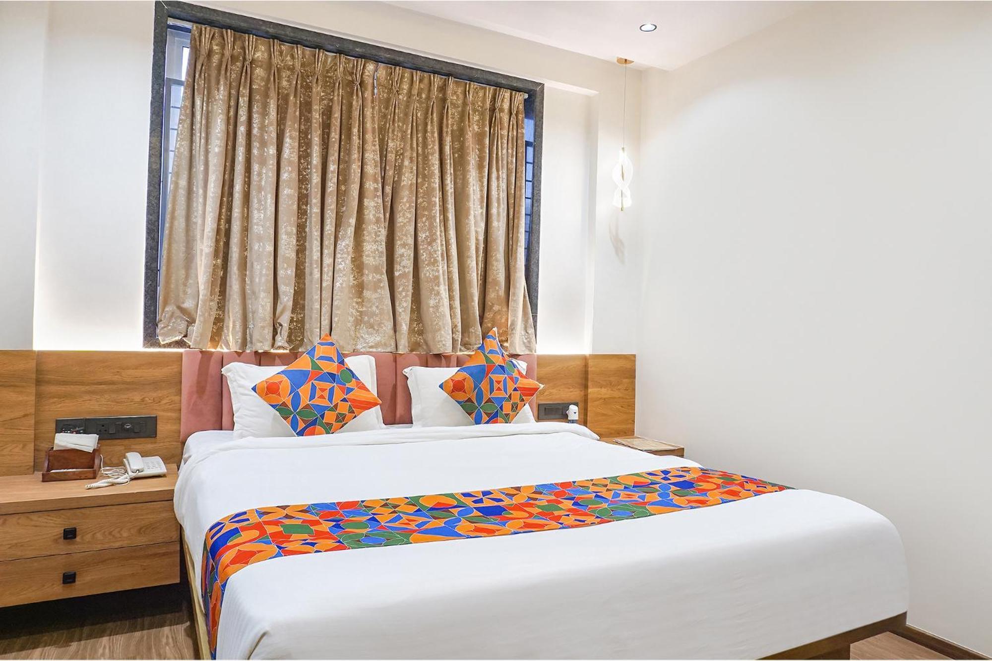 Fabhotel Prime Shourya Residency - Nr Maharshi Karve Museum Пюн Екстериор снимка