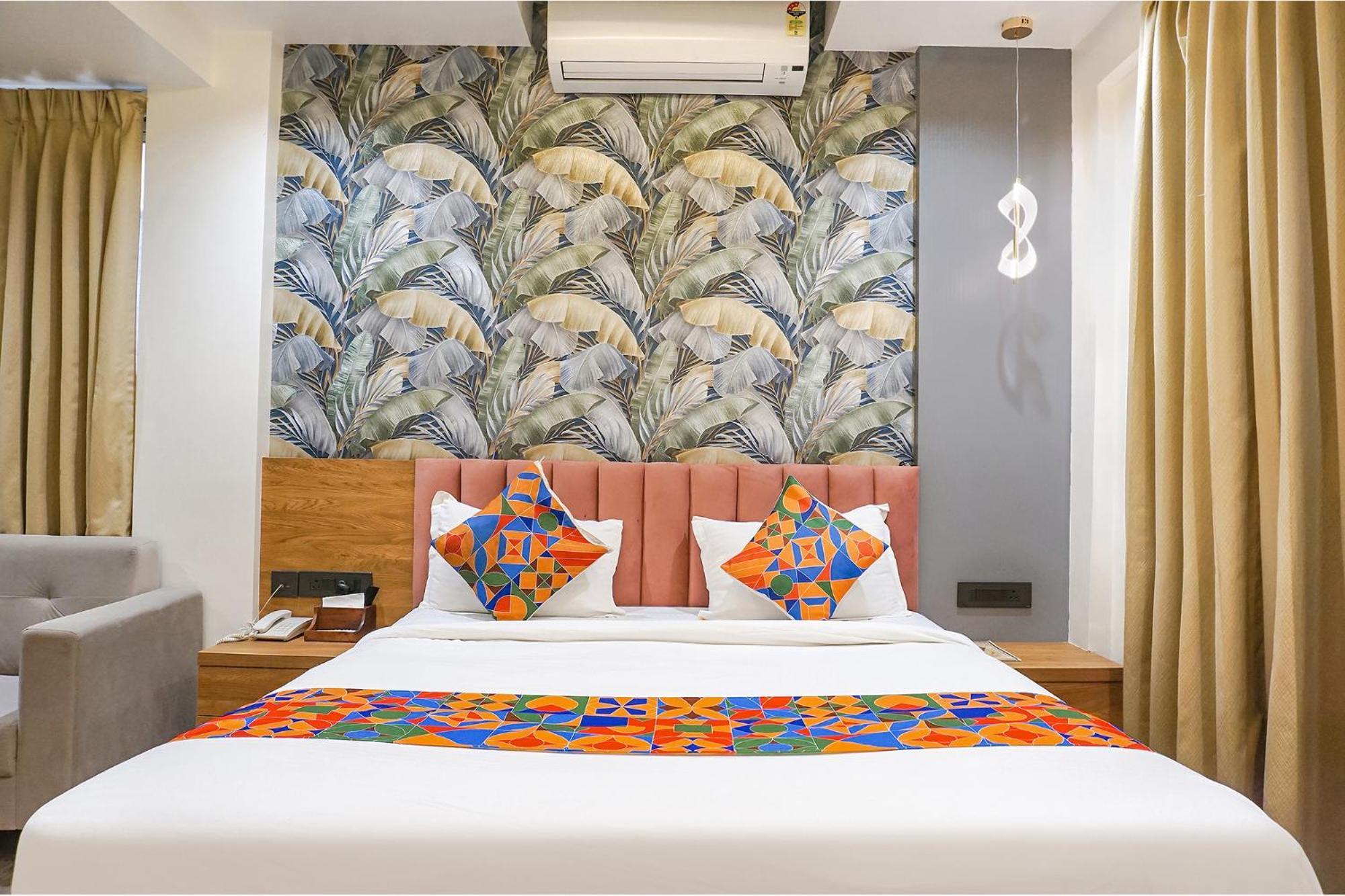 Fabhotel Prime Shourya Residency - Nr Maharshi Karve Museum Пюн Екстериор снимка