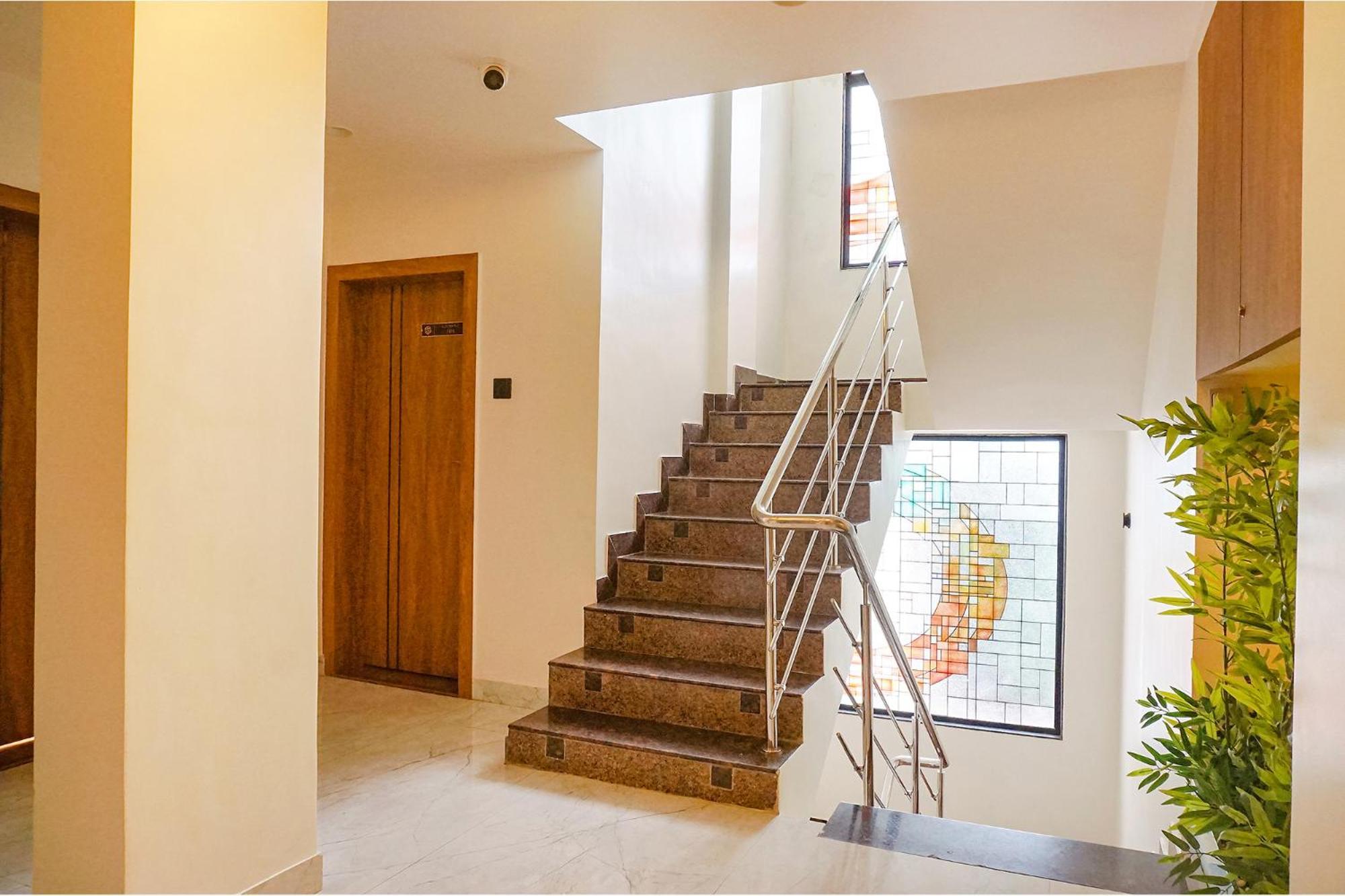 Fabhotel Prime Shourya Residency - Nr Maharshi Karve Museum Пюн Екстериор снимка